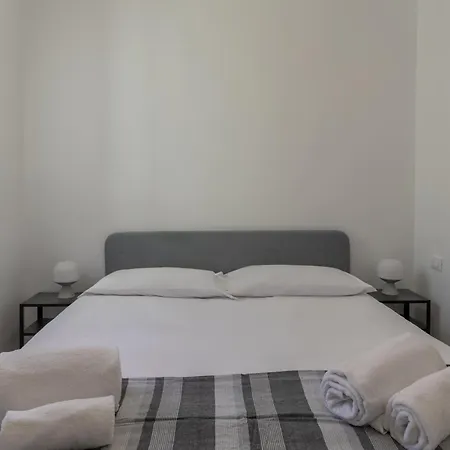 Apartamento Lupi - Due Nel Centro Di *